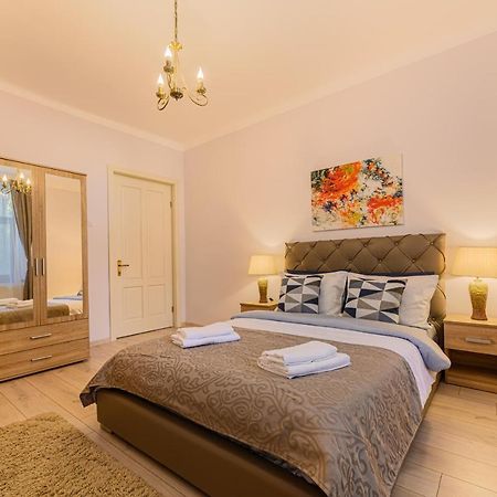 Chic&View Brasov Apartment Exteriör bild